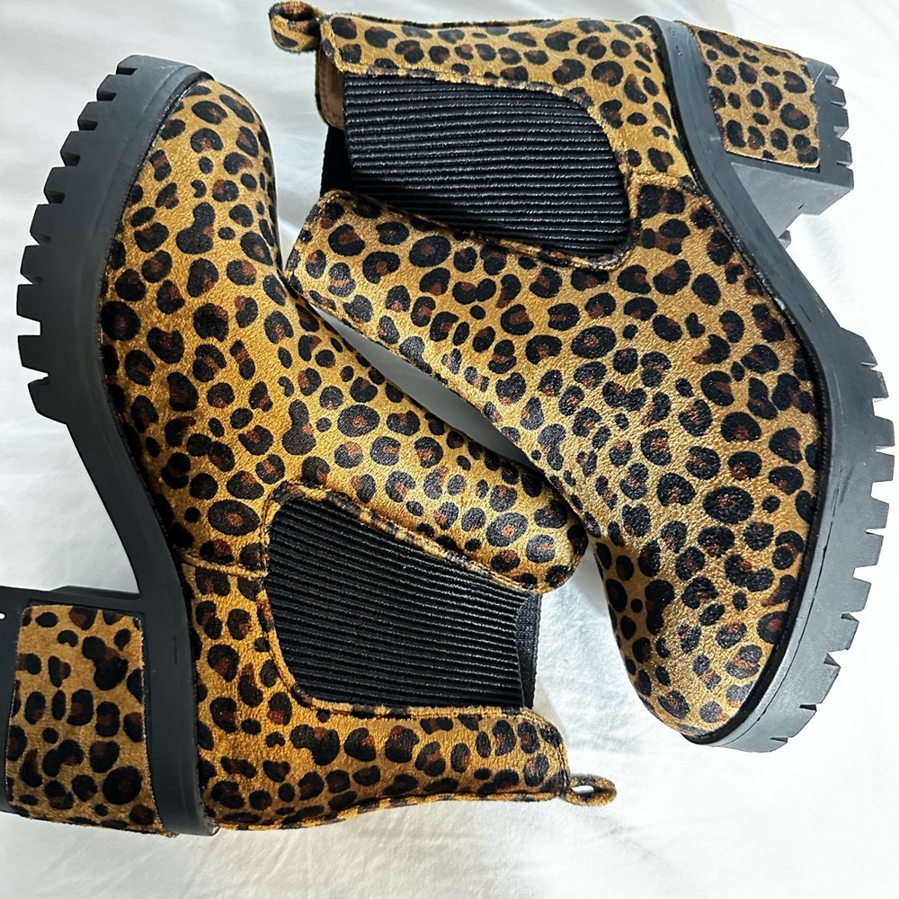 Seven Animal Print Berlin Bootie size 7 Never Worm